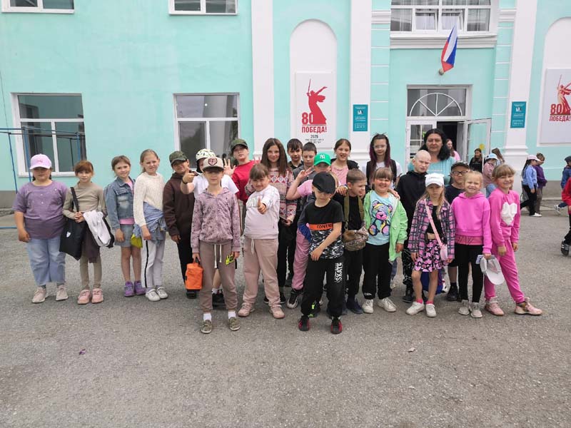 Пришкольный лагерь: Визит в кинотеатр!.